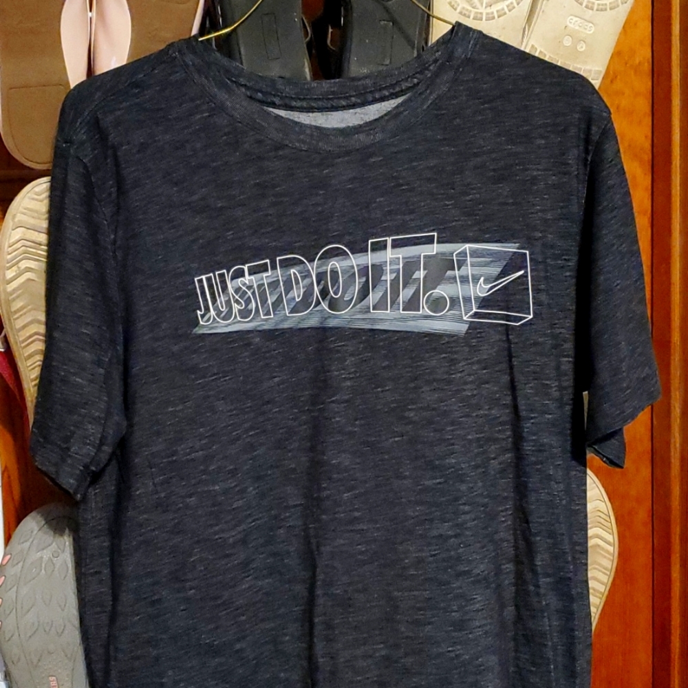 Men's size small Nike Tee